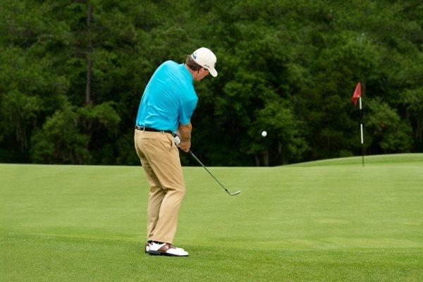 Golf Chipping Tips - Easy Tips Any Golfer Can Use